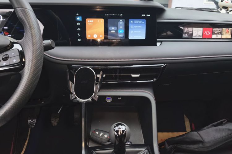 荣威i5 2023款 1.5L 手动舒享版中控内饰16