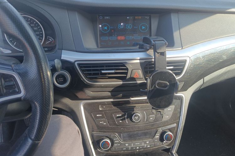 吉利汽车 博瑞 2015款 2.4L 舒适型中控内饰16