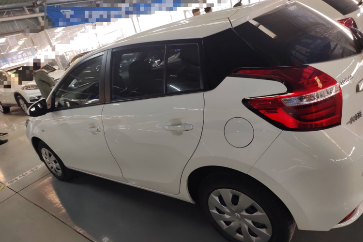 丰田 威驰FS 2019款 1.5L CVT锋驰版车身外观4