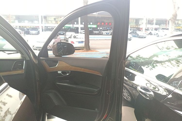 沃尔沃XC90 2018款 T6 智雅版 7座中控内饰42