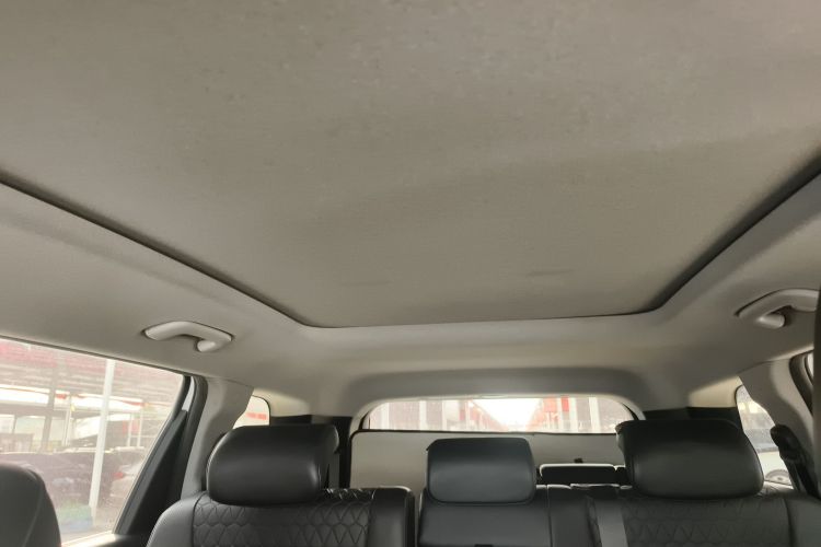 现代 胜达 2019款 380 TGDi DLX 自动两驱智尊版 国V局部细节22