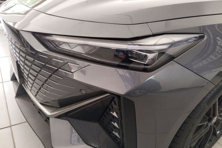 长安UNI-V 2022款 1.5T 尊贵型局部细节36