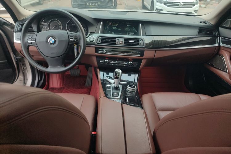 宝马5系 2014款 520Li 典雅型中控内饰12