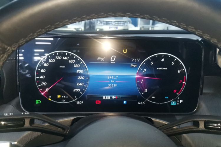 奔驰C级 2024款 C 200 L 运动版局部细节14