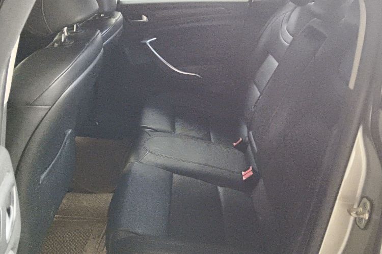 雪铁龙C5 2014款 1.6T 自动尊贵型中控内饰21