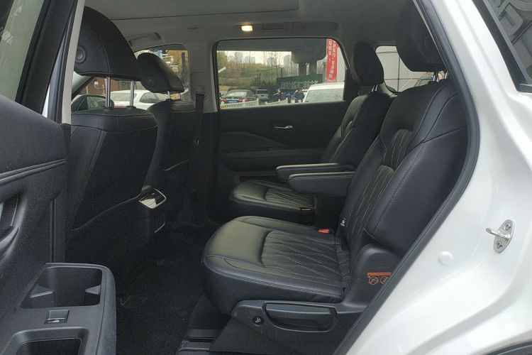 日产 探陆 2024款 380VC-TURBO 四驱智尊版 6座中控内饰7004