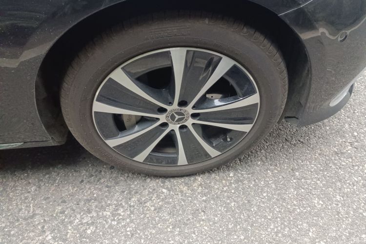 奔驰E级新能源 2022款 改款 E 350 e L 插电式混合动力轿车车身外观10