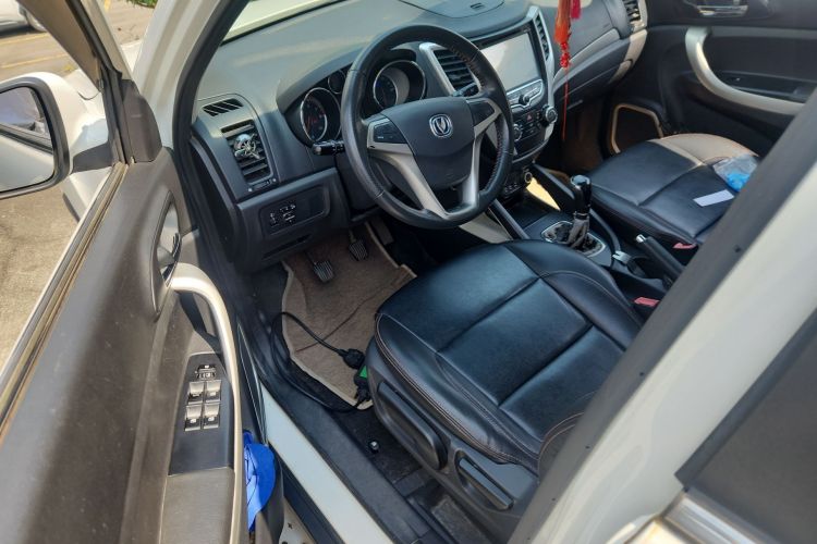 长安CS35 2014款 1.6L 手动豪华型 国IV中控内饰7003