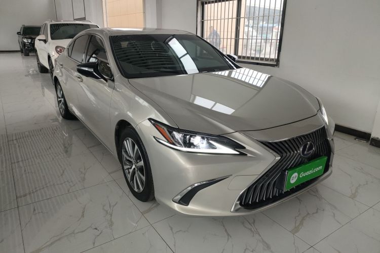 雷克萨斯ES 2020款 300h 卓越版车身外观3