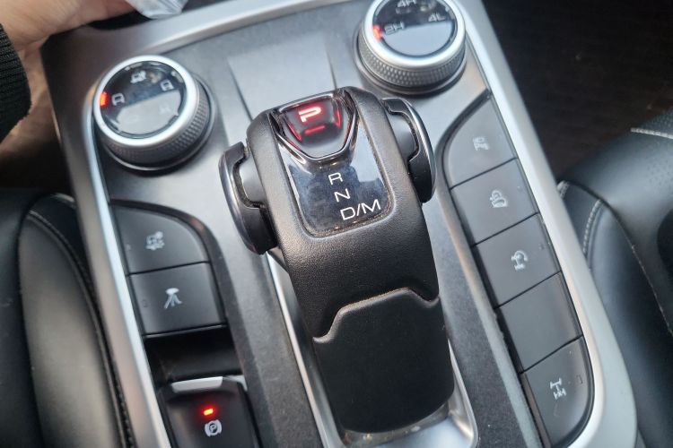 坦克300 2023款 越野版 2.0T 挑战者中控内饰18