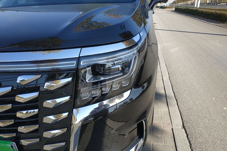 江淮瑞风 瑞风RF8 PHEV 2024款 智聆版 1.5T 150KM 旗舰型 磷酸铁锂局部细节36