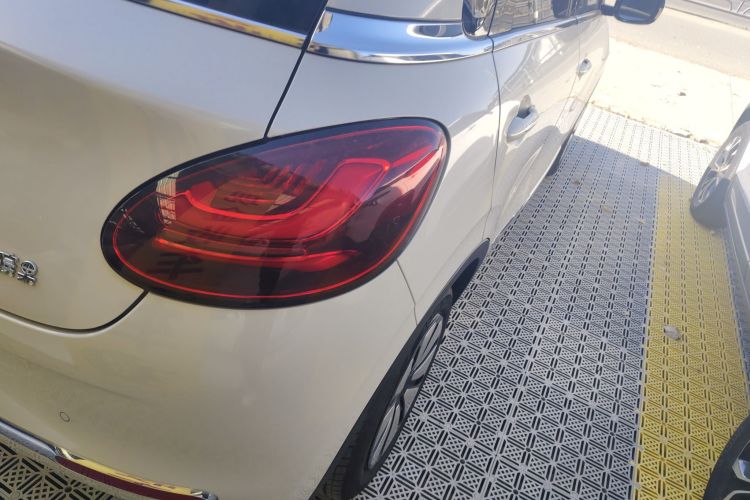 五菱汽车 五菱缤果 2023款 203km 舒享款车身外观9