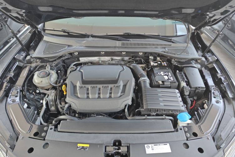 大众 帕萨特 2025款 出众款 380TSI 星空龙腾版机舱底盘24