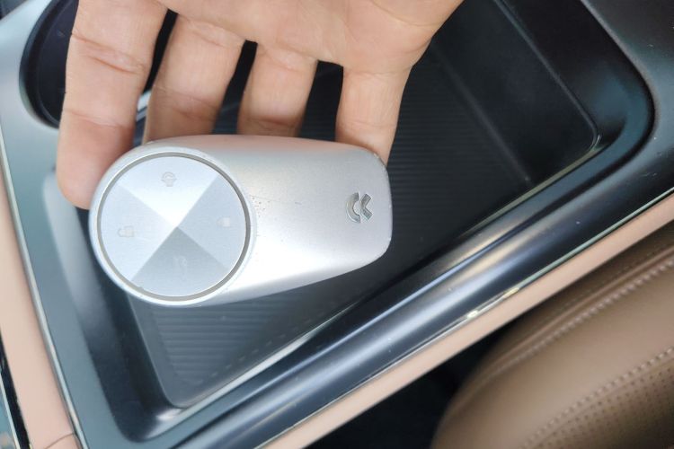 蔚来ES8 2020款 415KM 六座版中控内饰7001