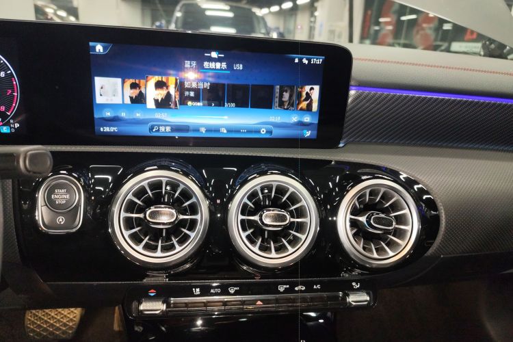 奔驰A级 2024款 A 200 L 时尚型中控内饰16