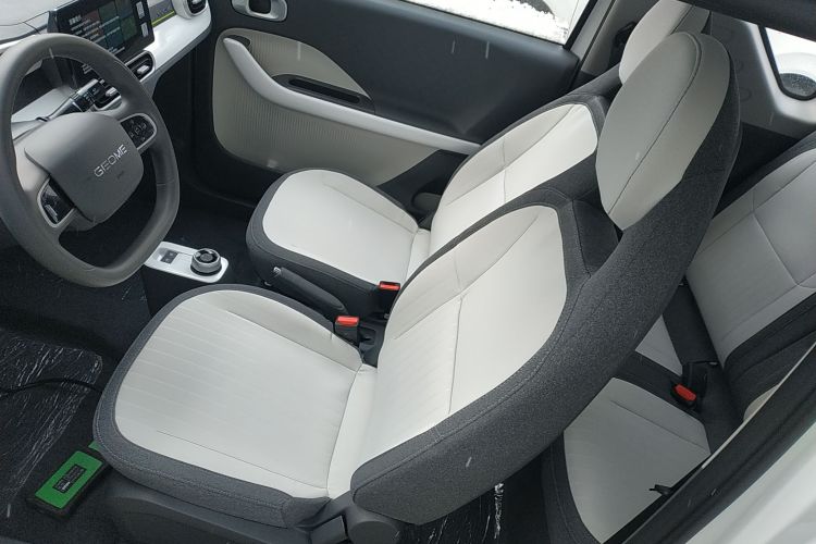 吉利银河 熊猫 2025款 210km 元气熊中控内饰19