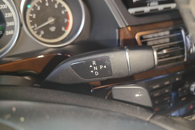 奔驰E级 2014款 E 260 L 豪华型局部细节18