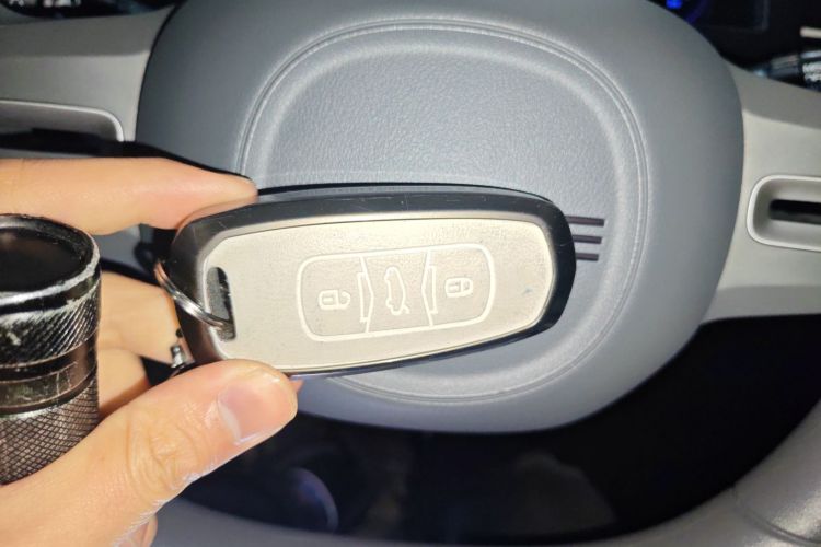 吉利银河 2024款 熊猫mini 200km 龙腾PRO版中控内饰7001