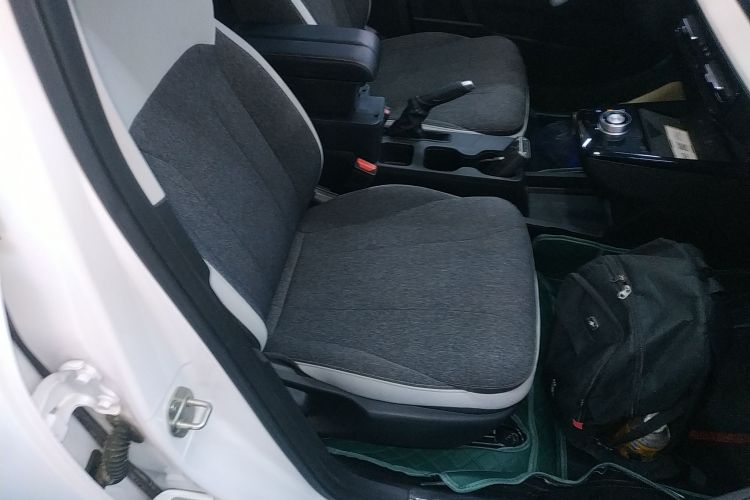 吉利几何E萤火虫 2024款 301km 龙腾版局部细节41