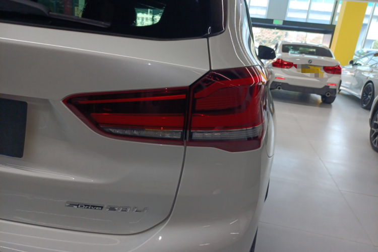 宝马X1 2021款 改款 sDrive20Li 时尚型车身外观6006