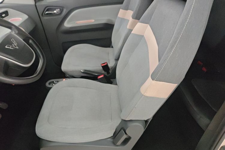 五菱汽车 宏光MINIEV 2021款 马卡龙时尚款 磷酸铁锂中控内饰19