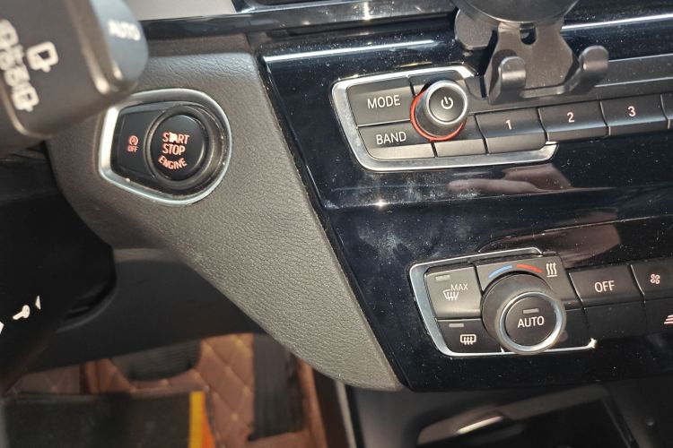 宝马X1 2019款 sDrive20Li 领先型中控内饰11