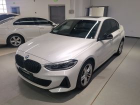 宝马1系 2023款 120i M运动曜夜版