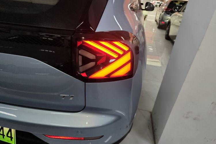 ARCFOX极狐 极狐T1 2025款 425 PLUS车身外观9