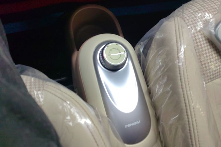 五菱汽车 宏光MINIEV 2025款 四门版 臻享+款中控内饰18