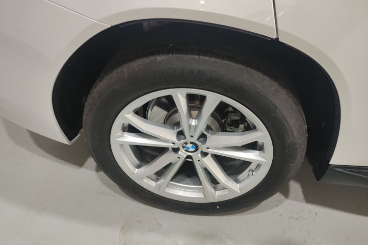 宝马X3 2025款 改款 xDrive25L 豪华套装车身外观6008