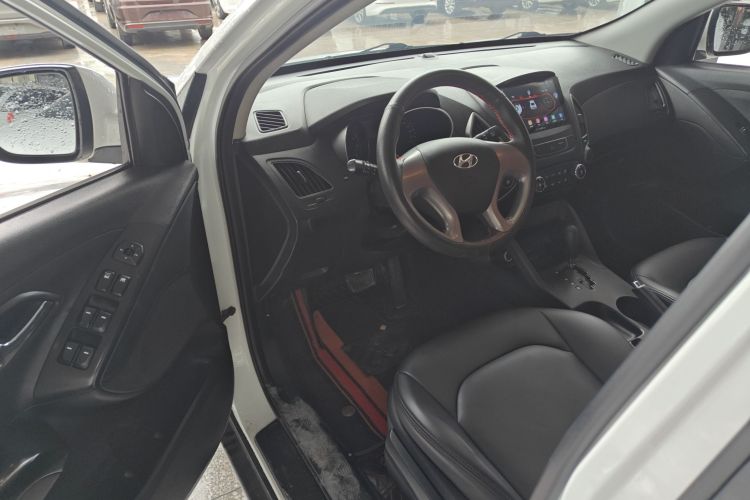 北京现代ix35 2015款 2.0L 自动两驱舒适型 国V中控内饰20