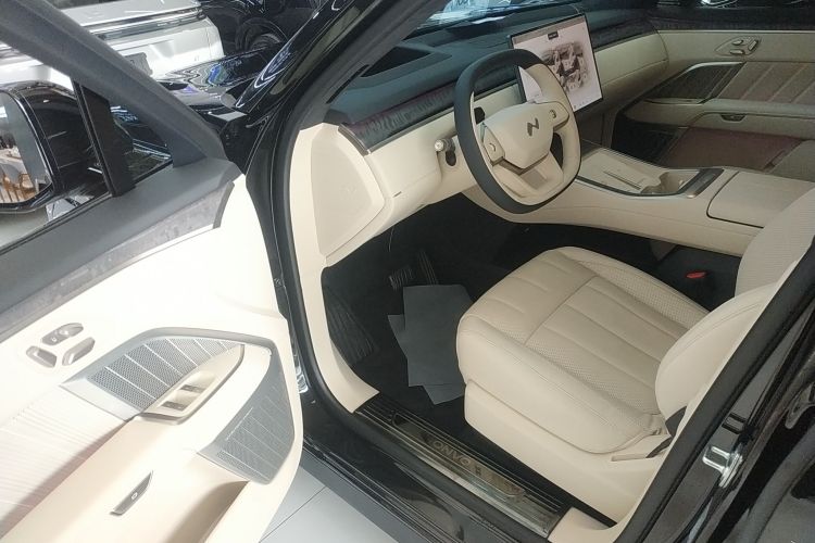 乐道L90 2025款 Ultra 六座版中控内饰7003