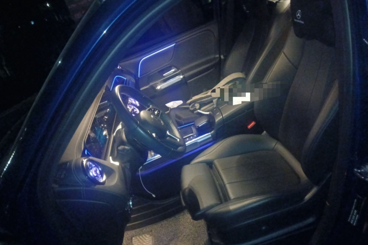 奔驰GLB 2020款 改款 GLB 200 动感型中控内饰19