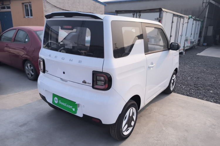 吉利银河 熊猫 2025款 210km 元气熊车身外观7