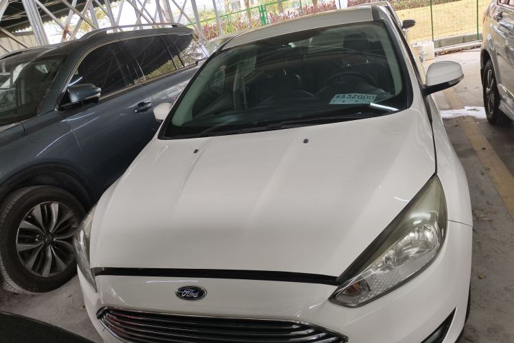 福特 福克斯 2015款 三厢 1.6L 手动舒适型车身外观2