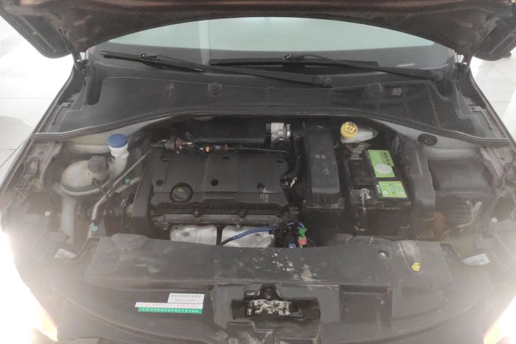 标致301 2014款 1.6L 手动舒适版机舱底盘24