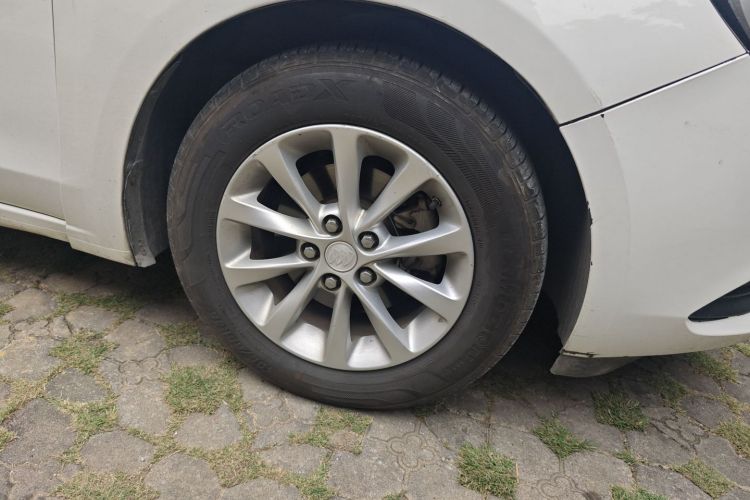 别克 英朗 2018款 15T 双离合进取型 国V车身外观10