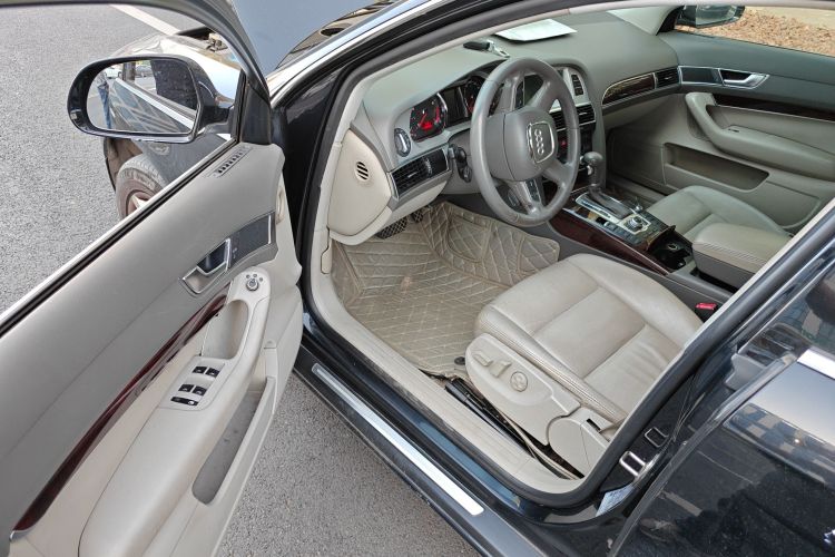 奥迪A6L 2011款 2.0 TFSI 自动舒适型中控内饰7003