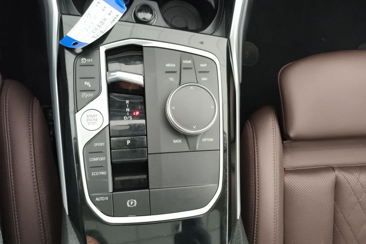 宝马3系 2024款 320Li M运动套装中控内饰18