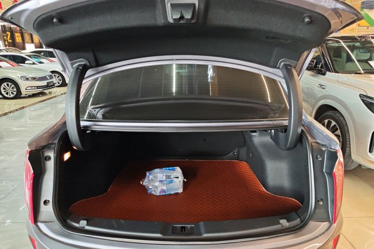 红旗E-QM5 2024款 610km PLUS机舱底盘23