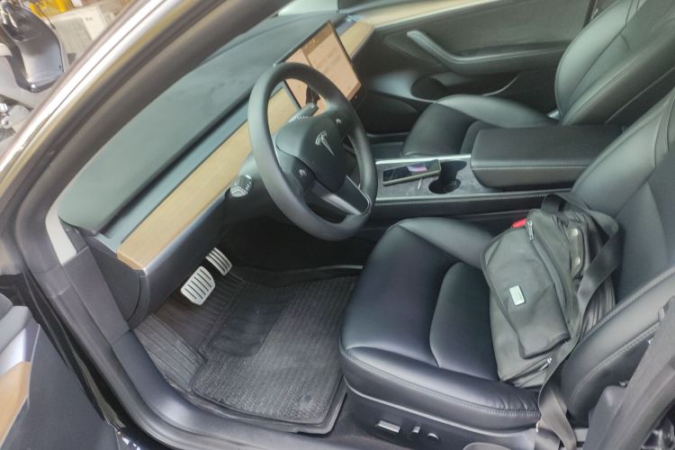 特斯拉 Model 3 2021款 改款二 Performance高性能全轮驱动版中控内饰19