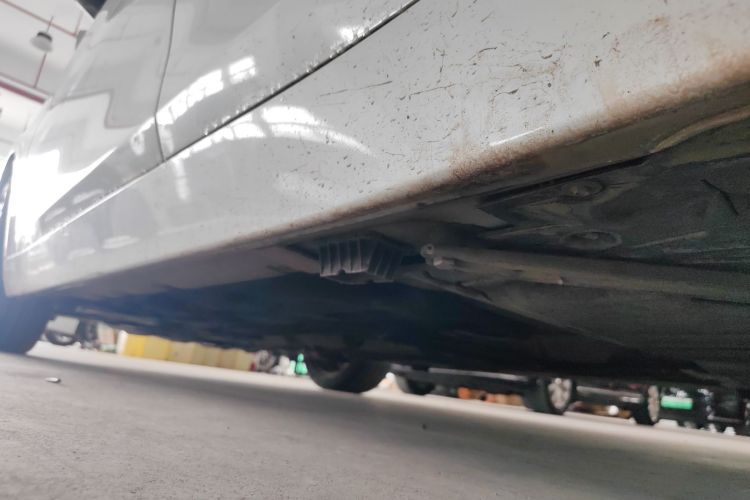 宝马1系 2019款 118i 时尚型机舱底盘30