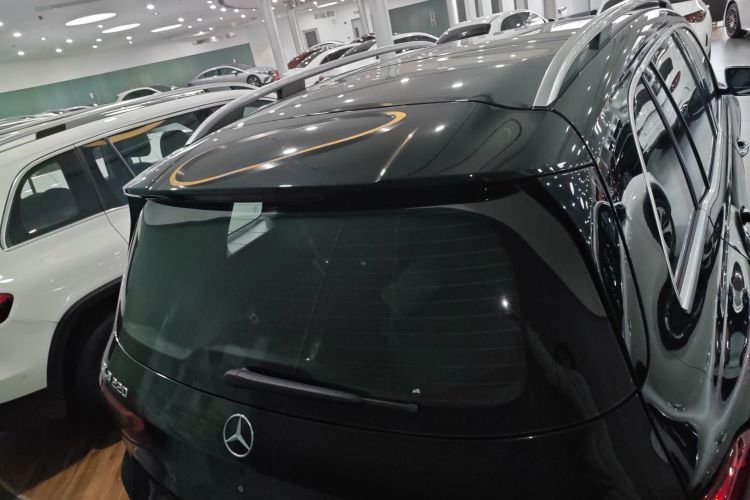 奔驰GLB 2023款 GLB 220 时尚型车身外观6