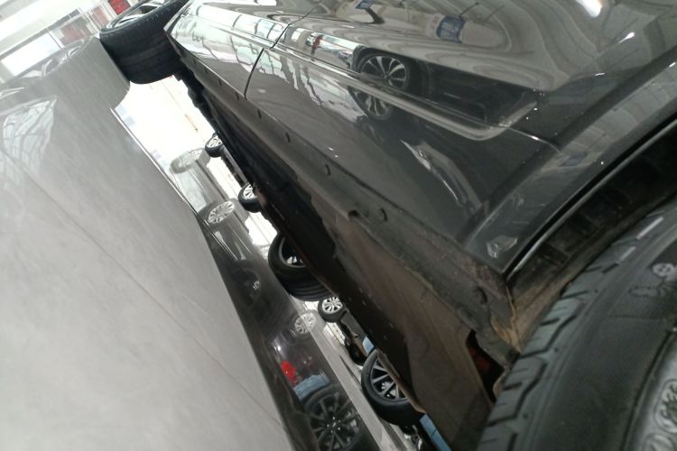 理想汽车 理想ONE 2021款 增程6座版机舱底盘30