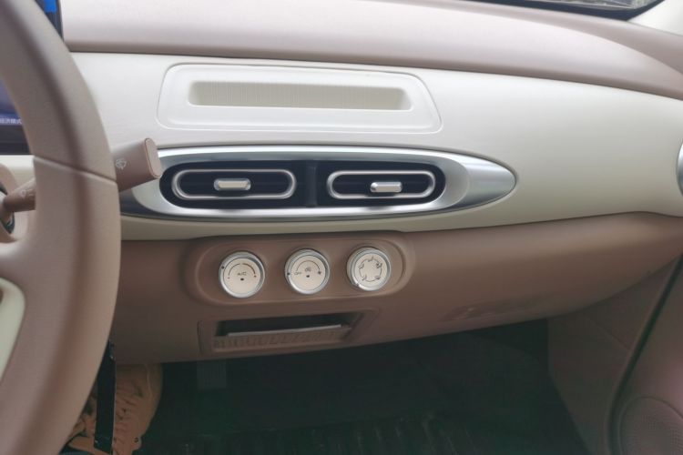 五菱汽车 宏光MINIEV 2024款 第三代 215km 进阶版中控内饰16