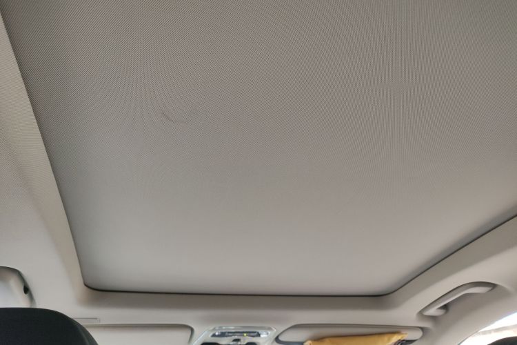 领克01 2017款 2.0T 两驱型Pro版中控内饰22