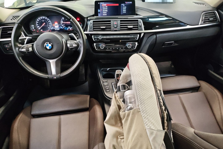 宝马3系 2019款 320Li M运动套装中控内饰12