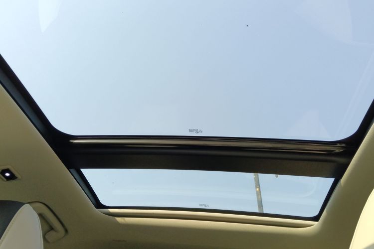 领克05 2022款 2.0TD 两驱耀Halo中控内饰22