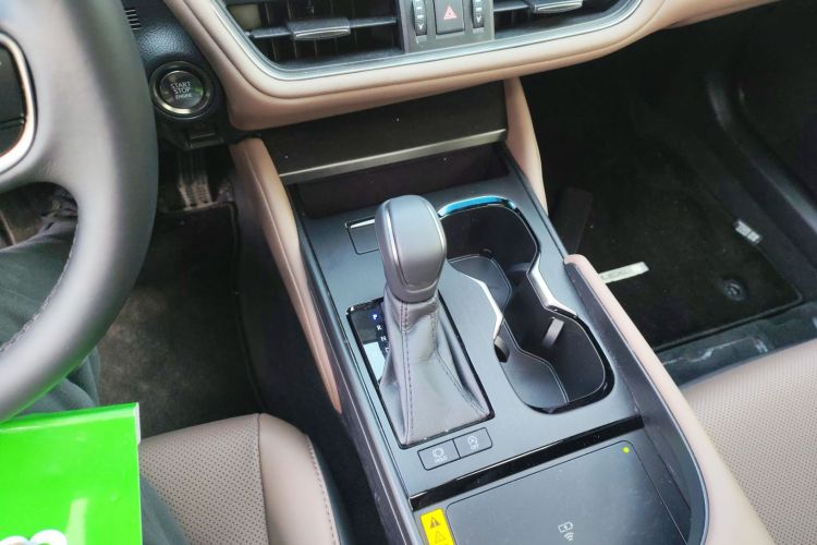 雷克萨斯ES 2025款 200 臻享版中控内饰18