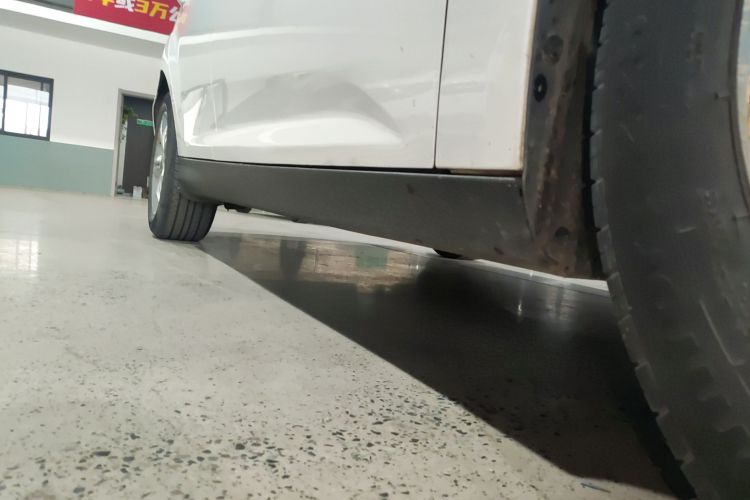 福特 福克斯 2017款 三厢 1.6L 自动舒适型智行版局部细节9001